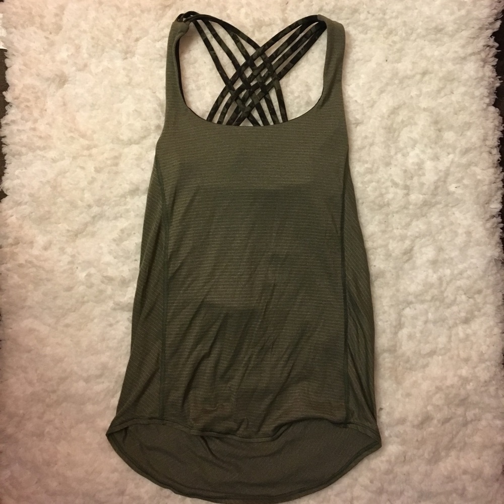 Lululemon army  top with sports bra size 4