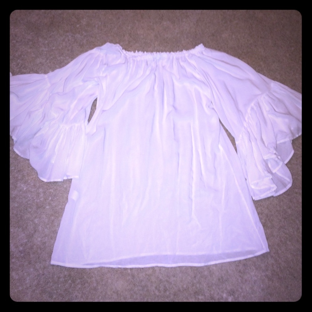Flowing white top or coverup