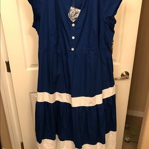 Maxi dress in blue and white - plus size