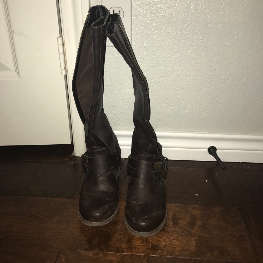Brown boots
