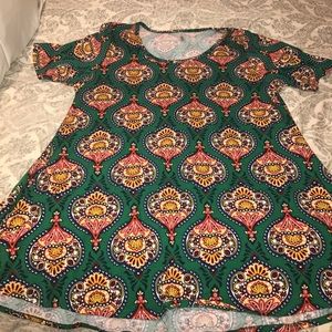 Lularoe perfect tee!
