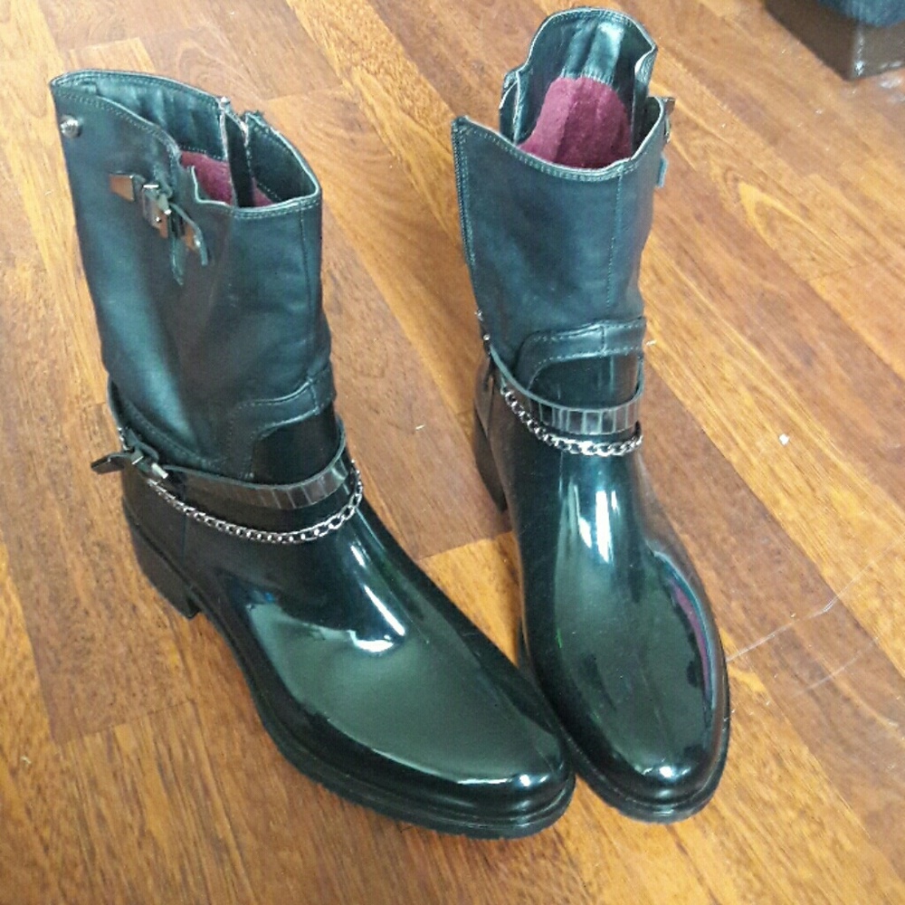 Fashion rain boots
