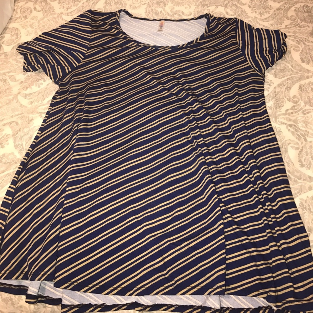 Lularoe perfect tee!