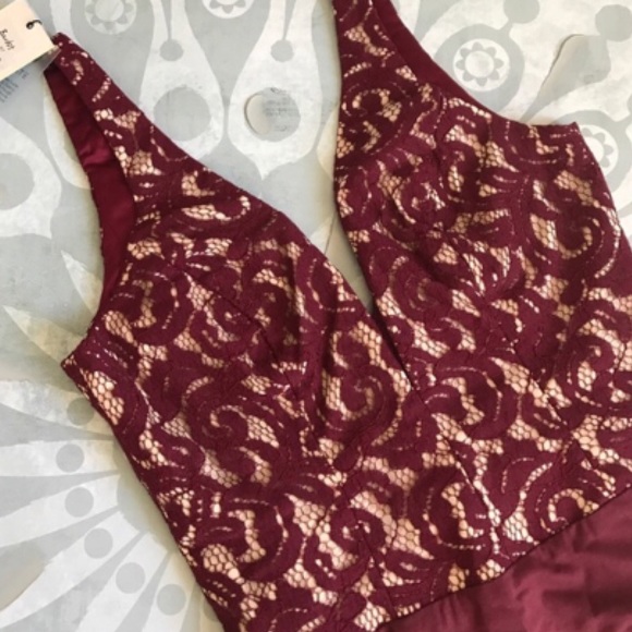 {Bardot} Wine Red Lace Julia Deep-V Bodysuit - Picture 4 of 7