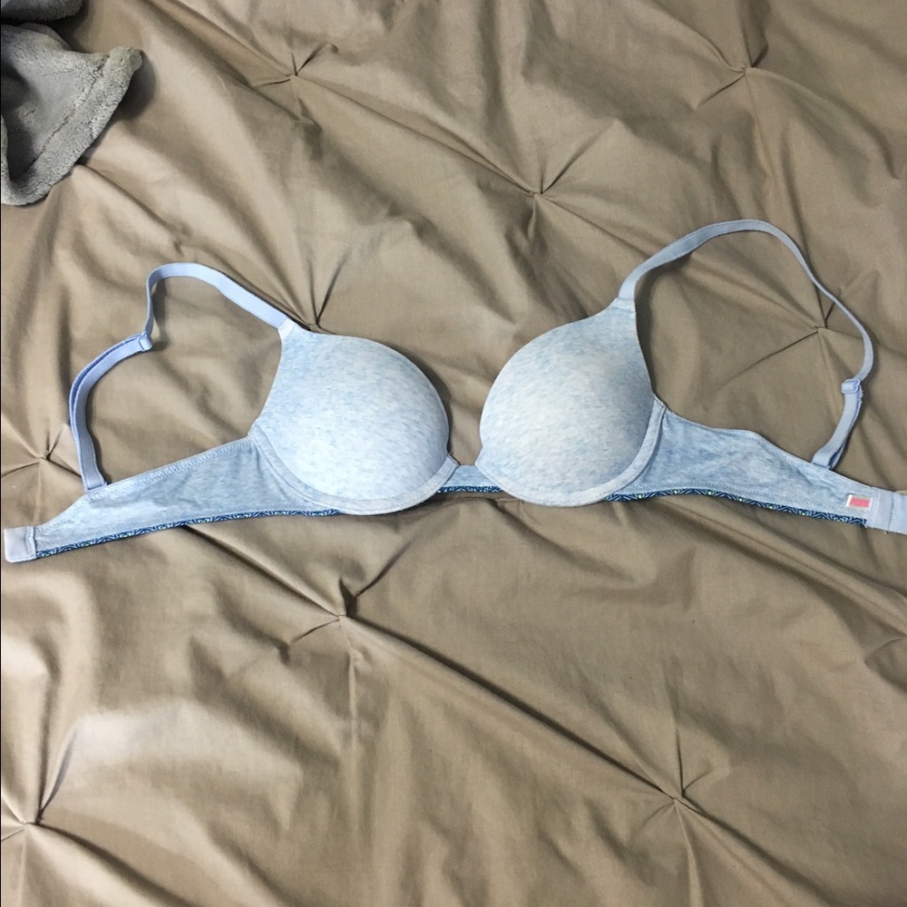 32B pink bra