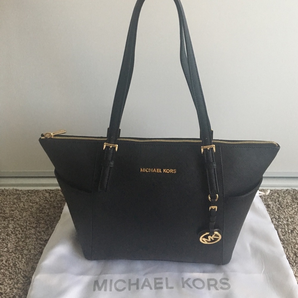 🚫SOLD🚫Michael Kors Jet Set Tote - Picture 1 of 7
