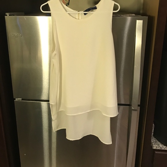 Tops - White high low tunic blouse