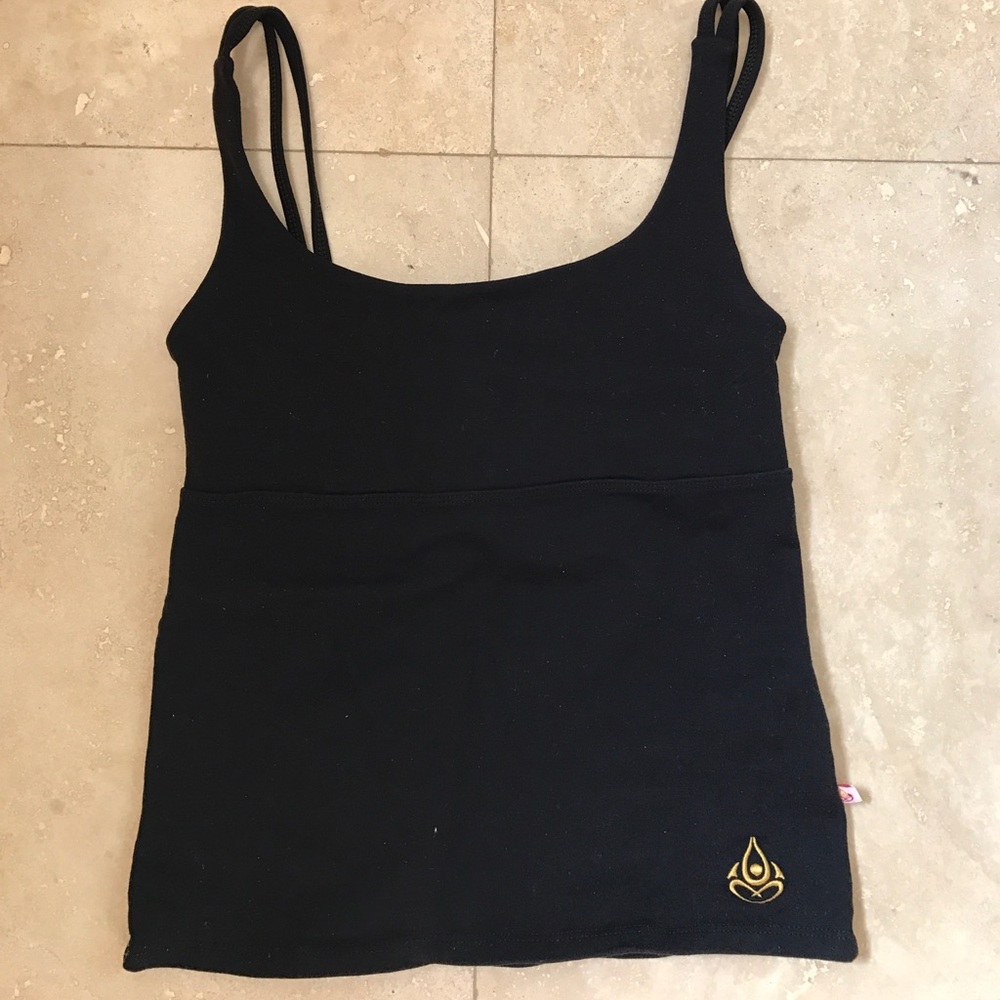 Shakti active wear black top