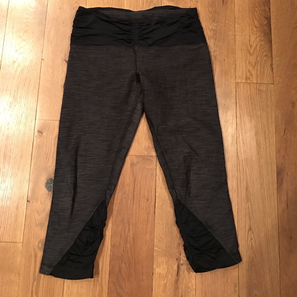 Lululemon size 6/8 crops