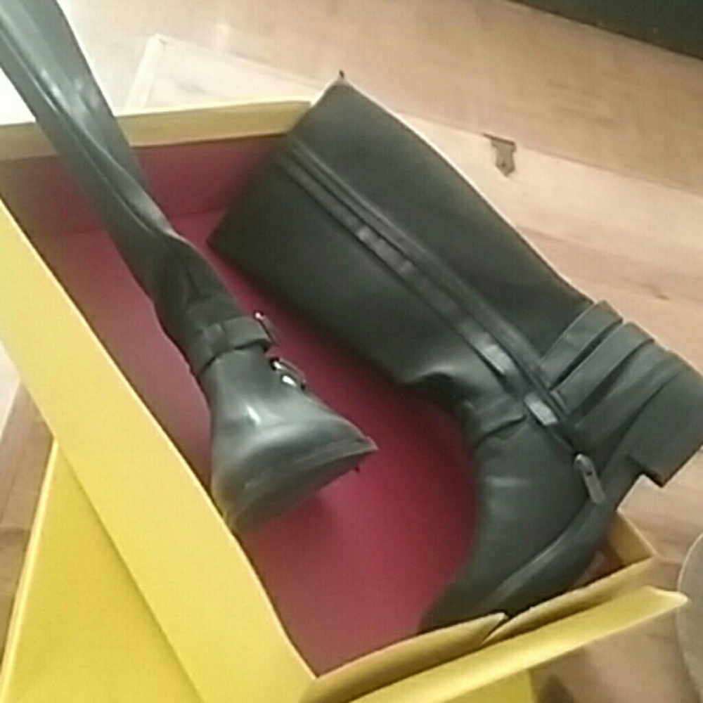 Black Kenneth Cole reaction Gina boots