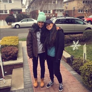 Meet your Posher, Elizabeth