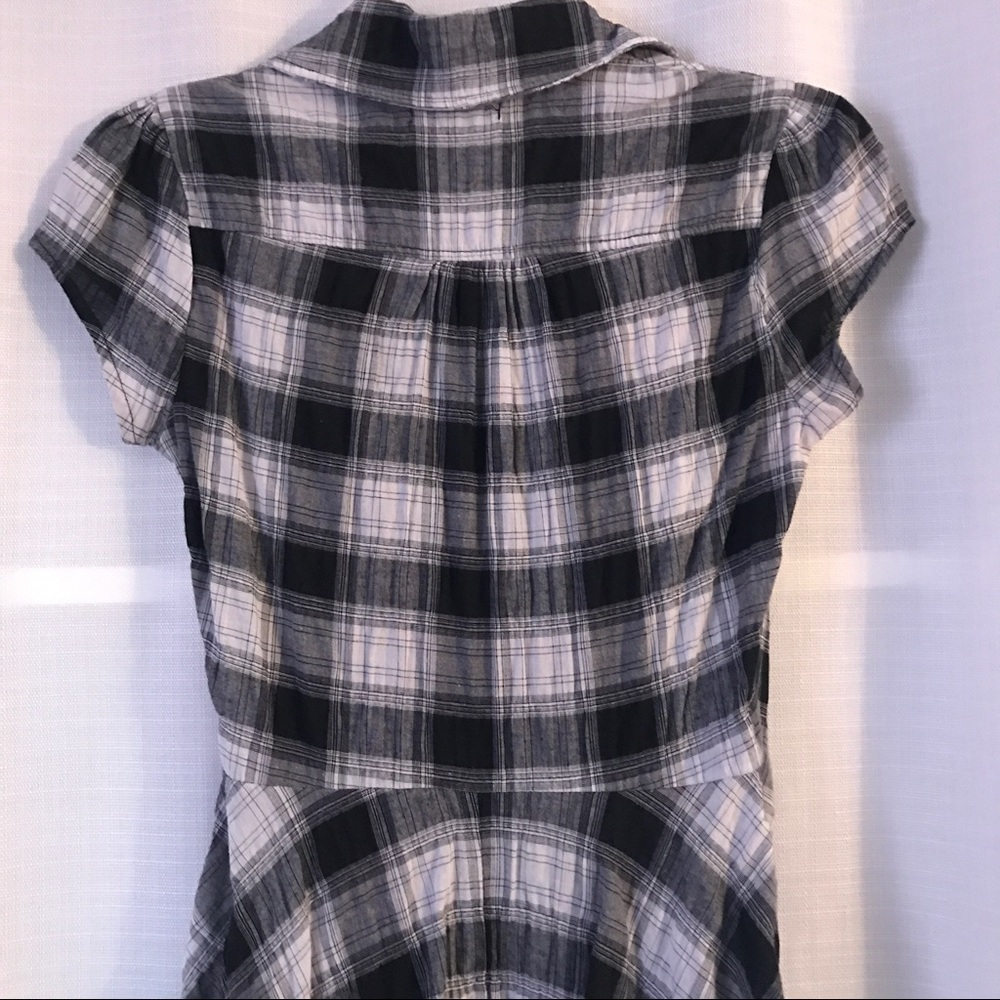 Hanker chief style plaid dress - Picture 3 of 4