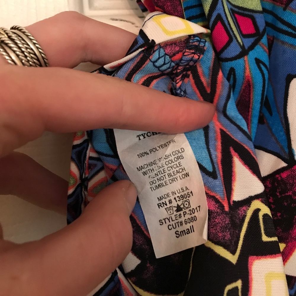 patterned shorts - Picture 3 of 3