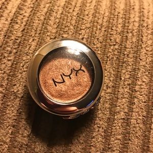 Nyx single eye shadow