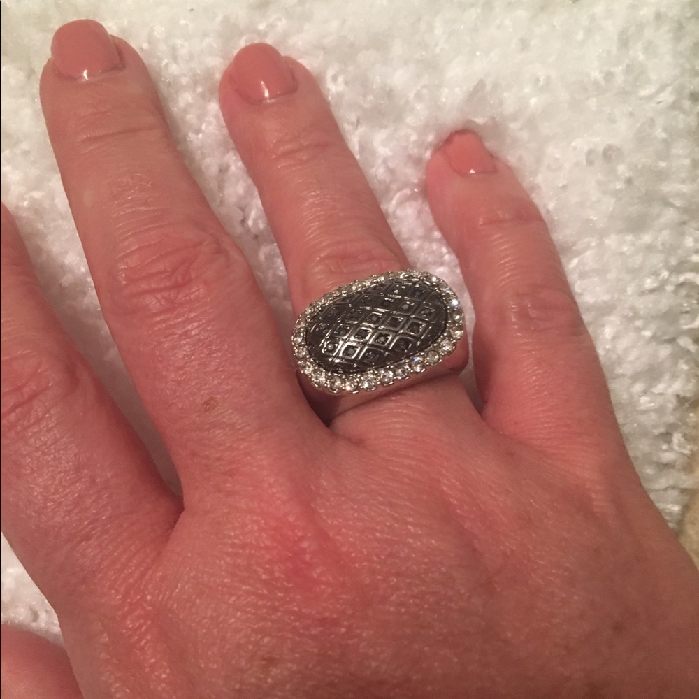 Lia Sophia Ring Size 9