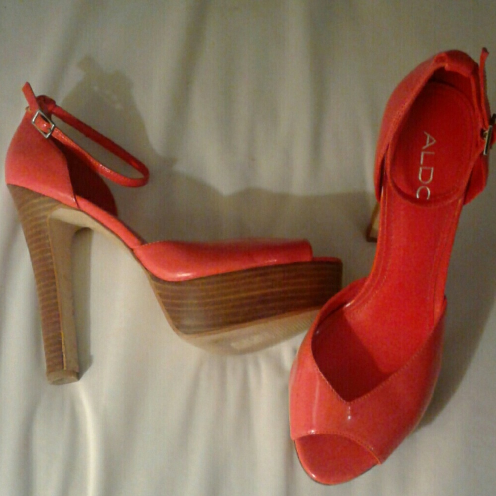 Coral platform peep toes