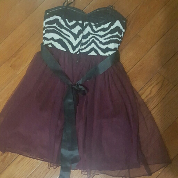Dress - Picture 2 of 2