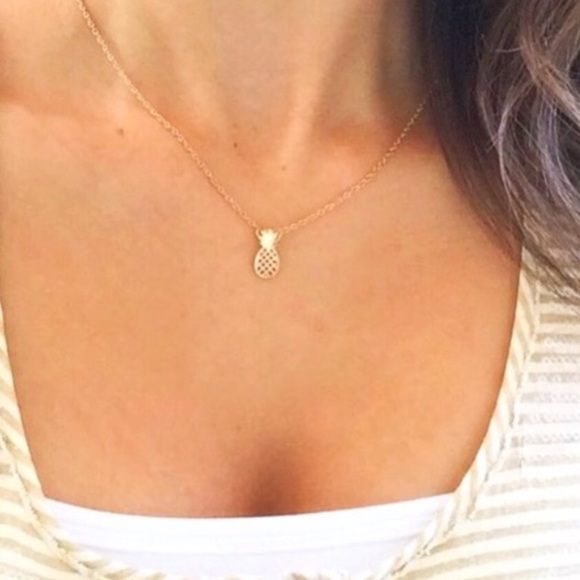 18K gold plated pineapple pendant fruity necklace - Picture 2 of 2