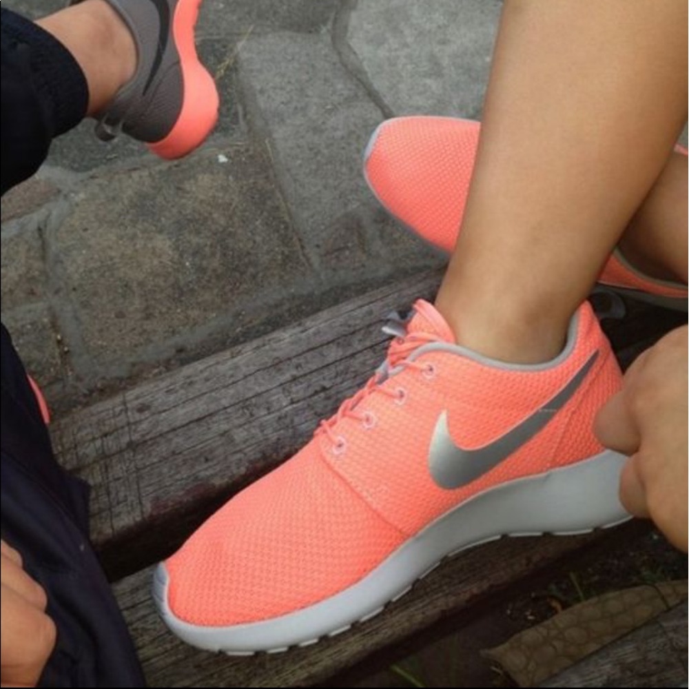 Nike roshe running shoes
