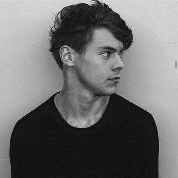 Meet your Posher, Claire - Picture 1 of 1