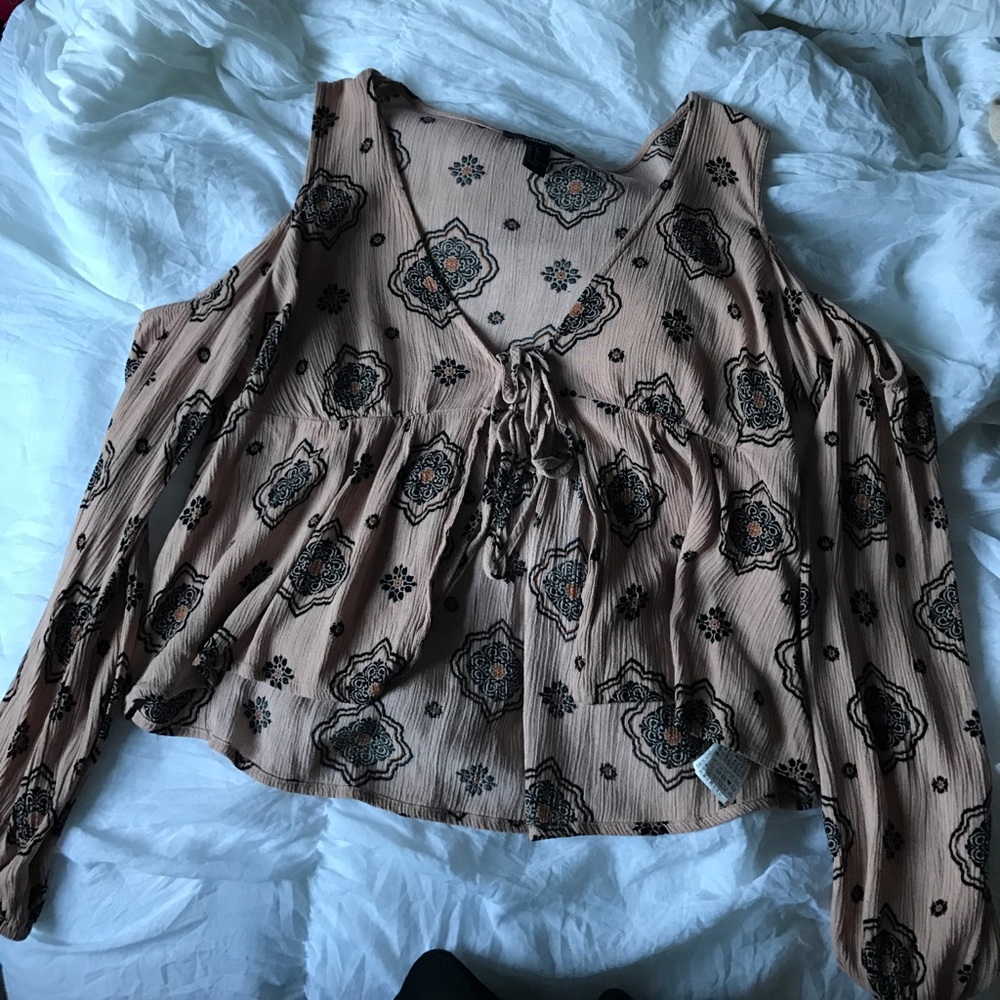 Cutout shoulder Long Sleeve