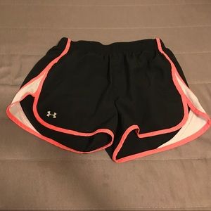 ☀️☀️☀️UnderArmour Athletic Shorts 😝