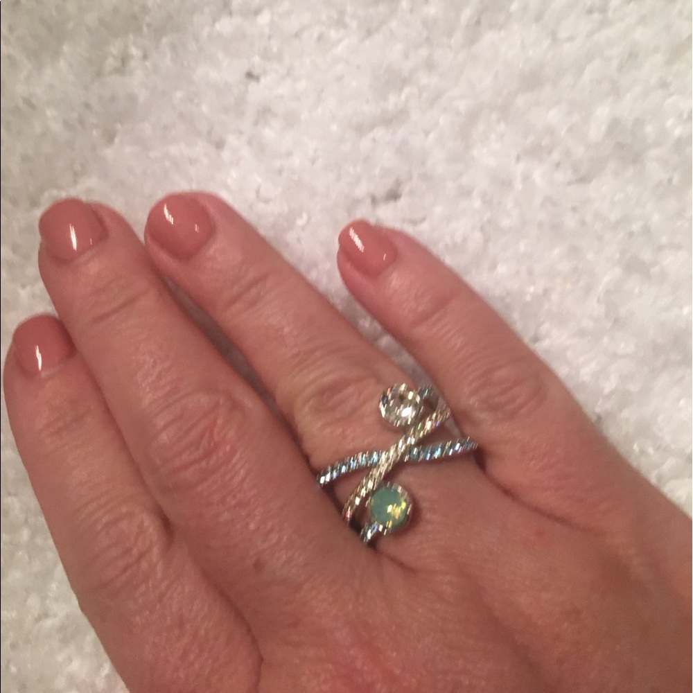 Lia Sophia Ring Size 9 NWOT