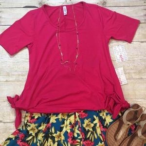 Lularoe Small Perfect T