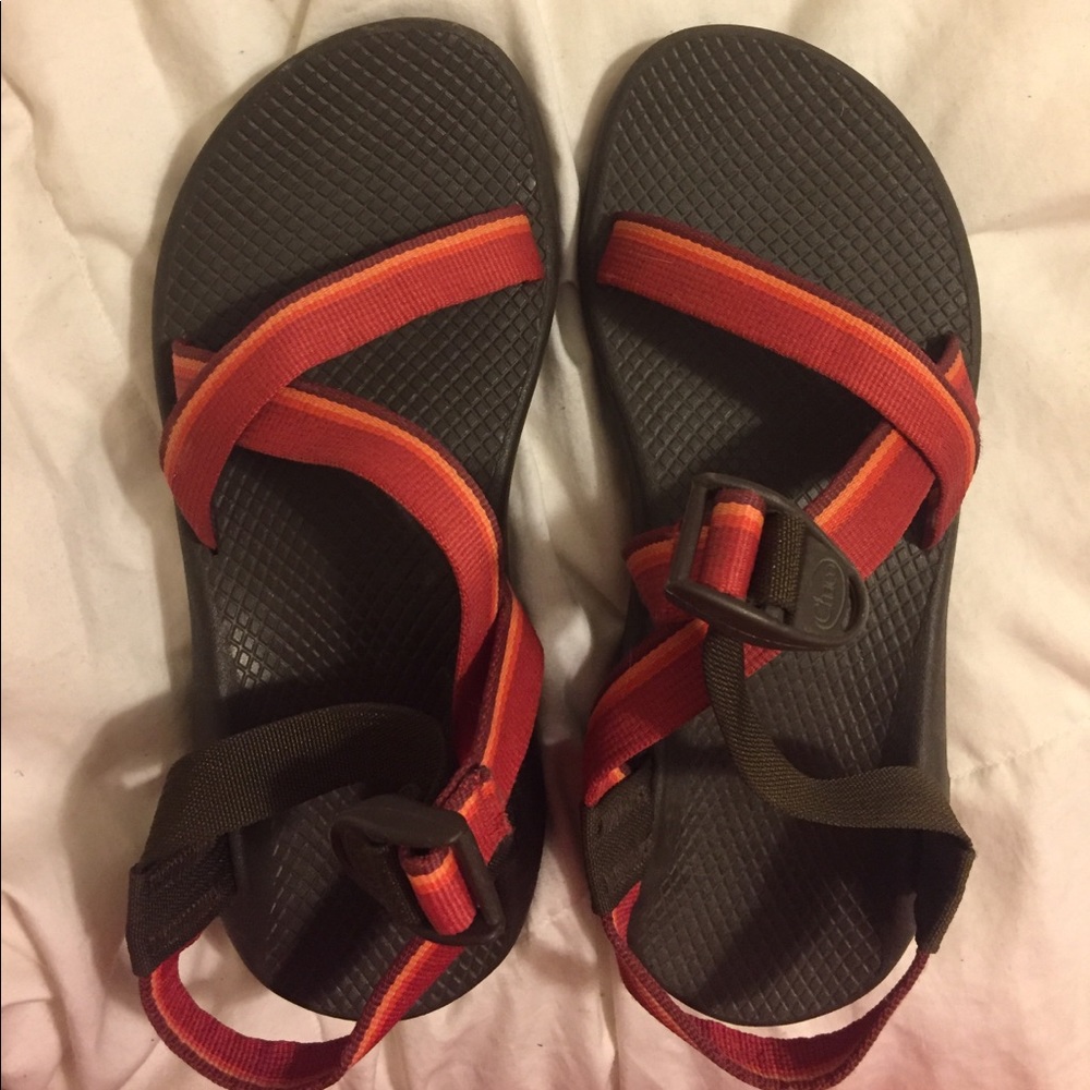 No toe strap red chacos
