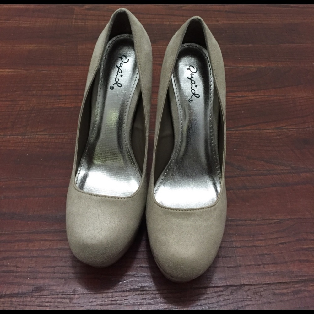Qupid Platform Pumps - size 7