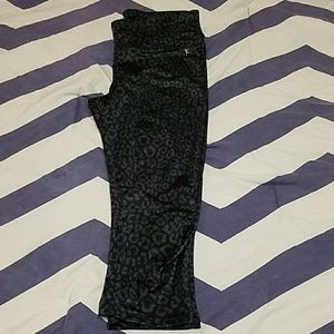 Danskin exercise capris
