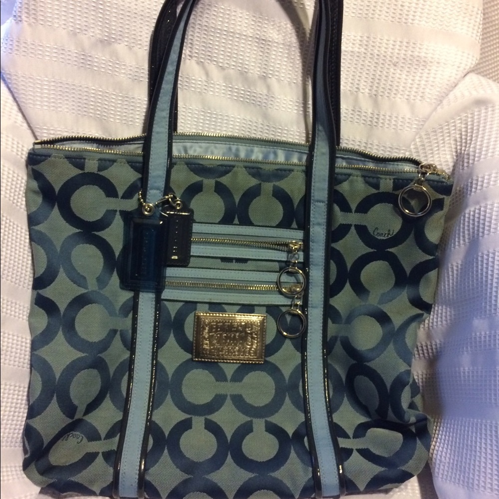 Coach signature Poppy Glam Tote!