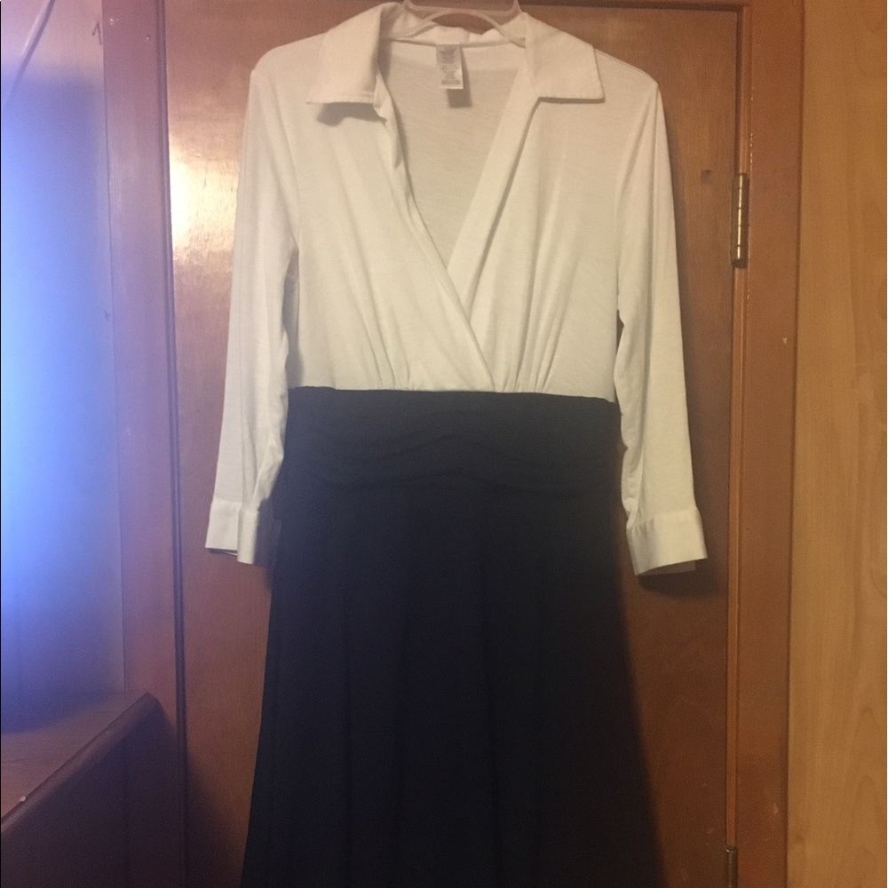 White/black dress