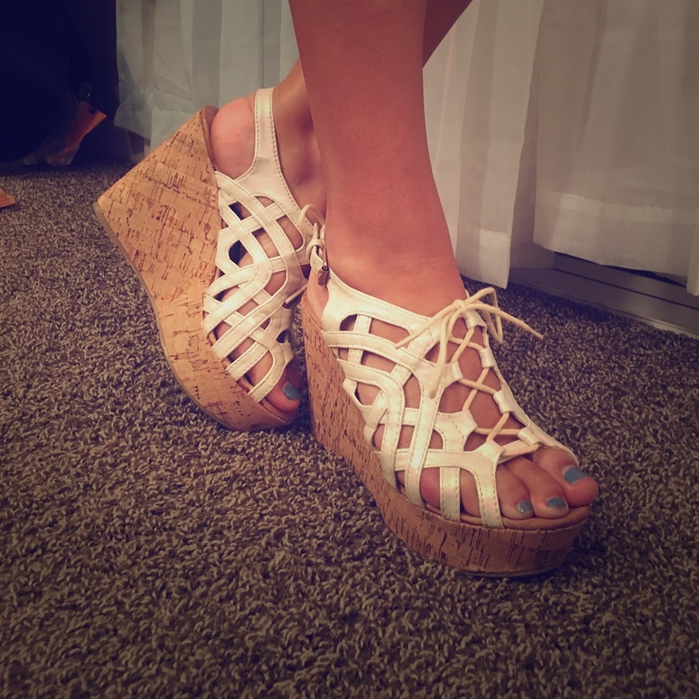 Report white and cork wedges never worn