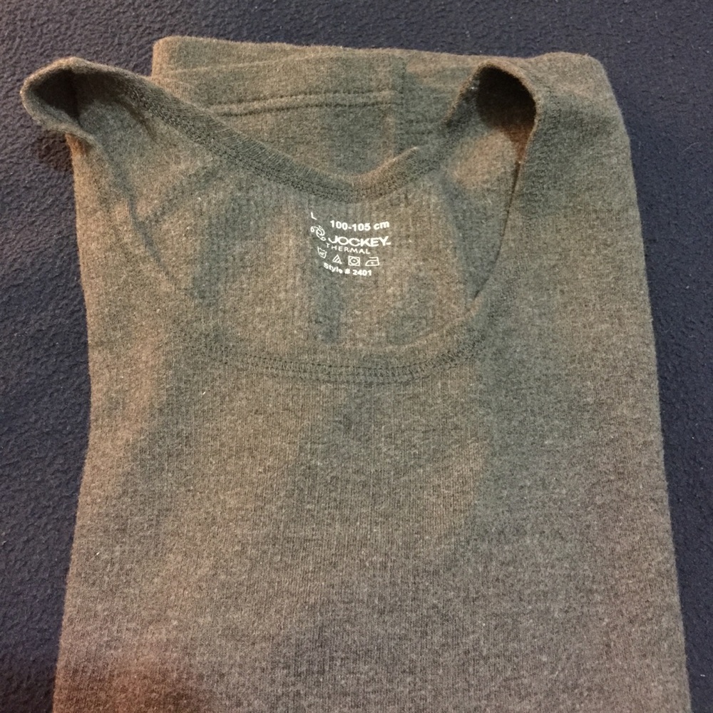 Men's thermal top says size L
