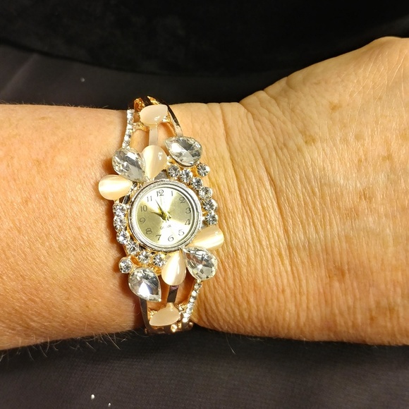 Woman's watch - Picture 2 of 4