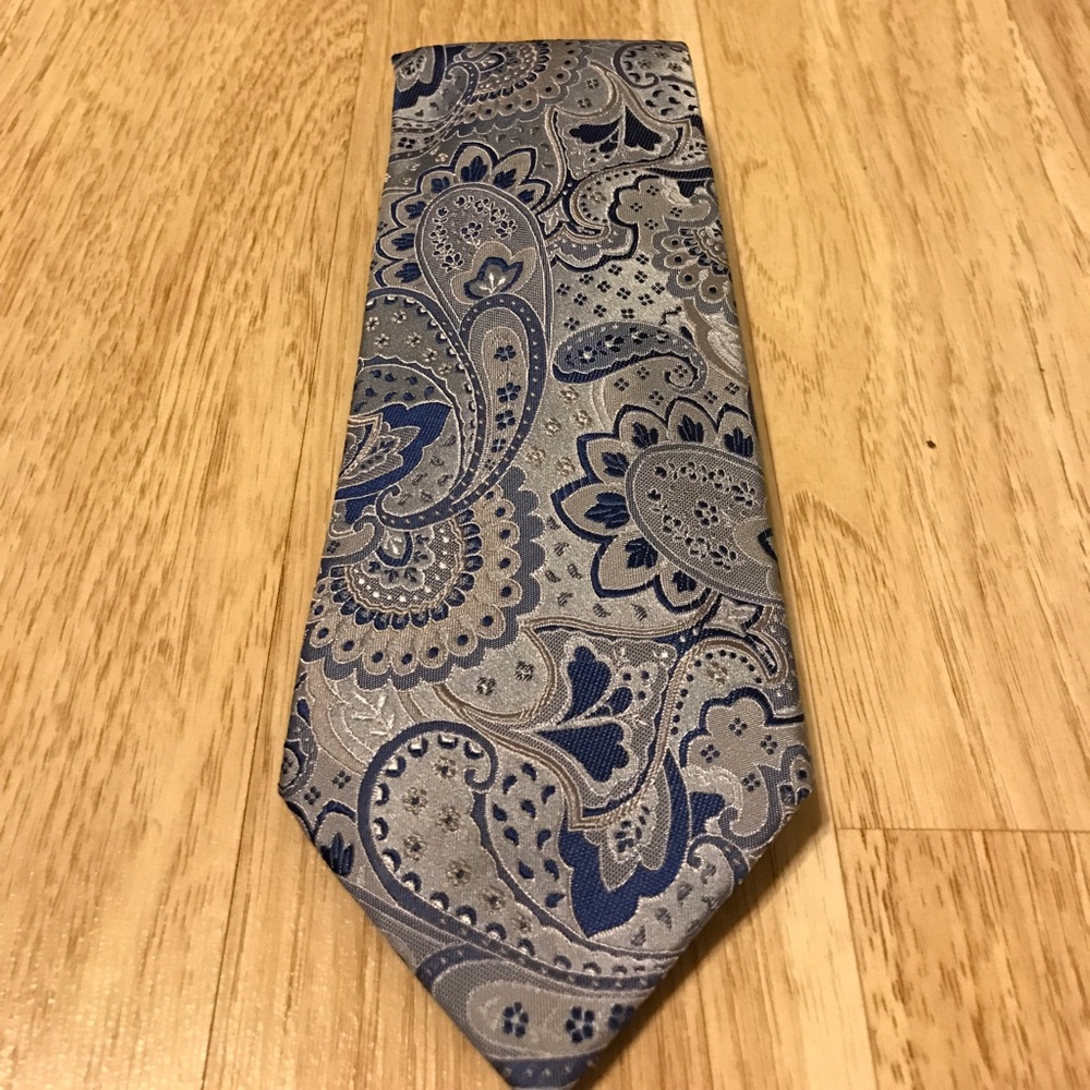 Geoffrey Beene Men's necktie