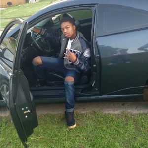 Meet your Posher, Deezo