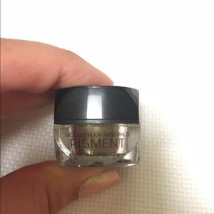 Younique Moodstruck Minerals Pigment Powder