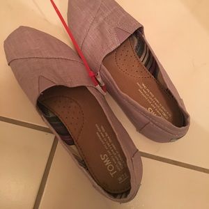 Toms women 7.5 orchid slip on