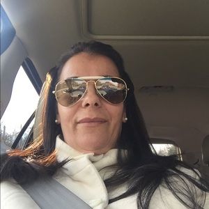 Meet your Posher, Ana