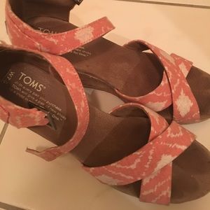 Toms women's 7.5 wedge sandals