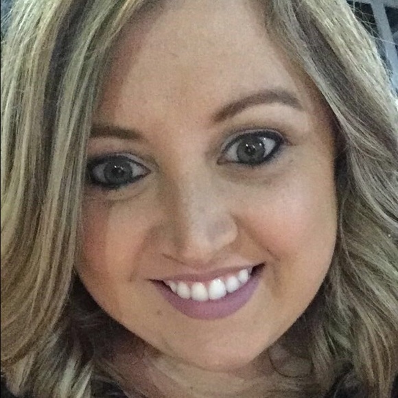 Meet your Posher, Kara - Picture 1 of 1