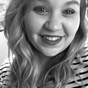 Meet your Posher, Holli