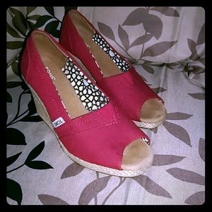 TOMS Wedges Peep-Toe