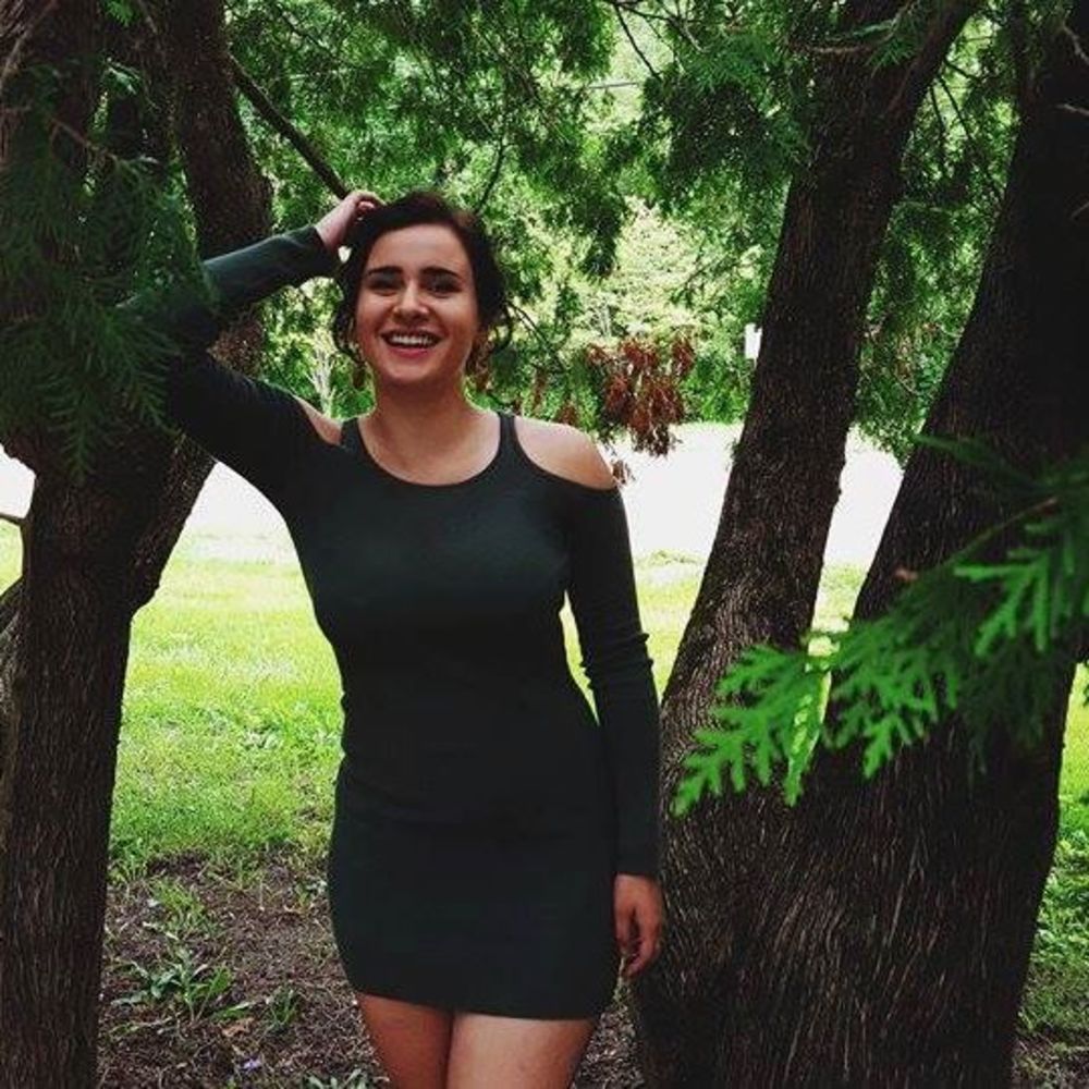 Meet your Posher, Angela