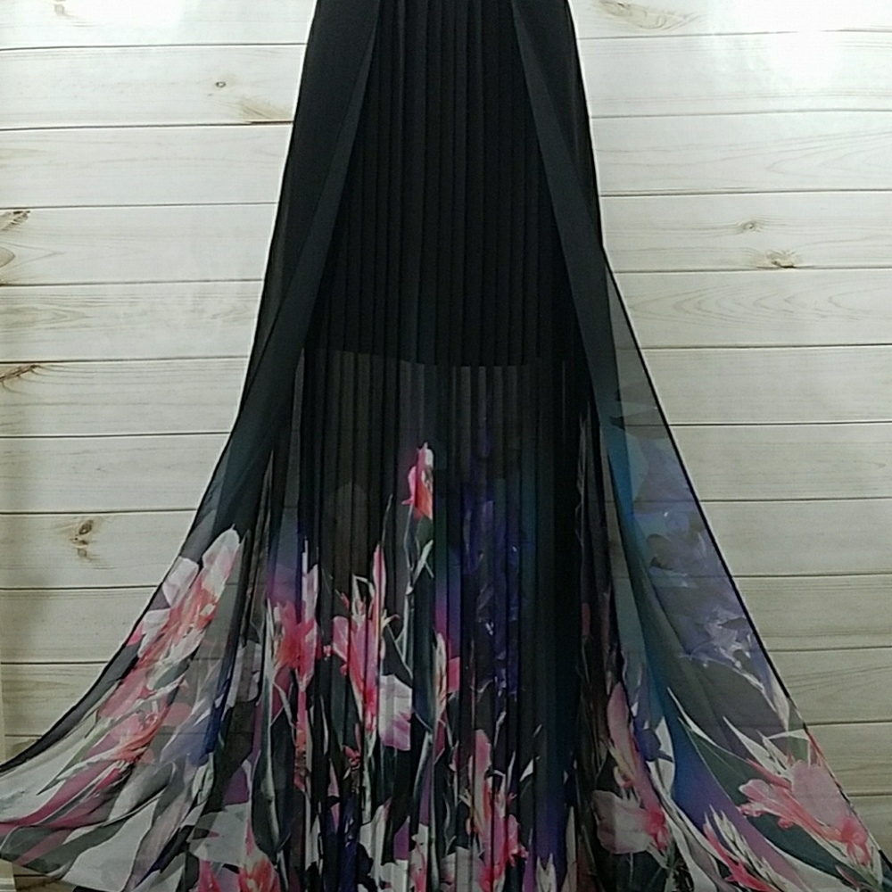 Sale!💗Bebe Flowing Floral Pleated Maxi Skirt - Picture 5 of 6