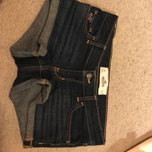 Hollister Low-rise shorts🌼