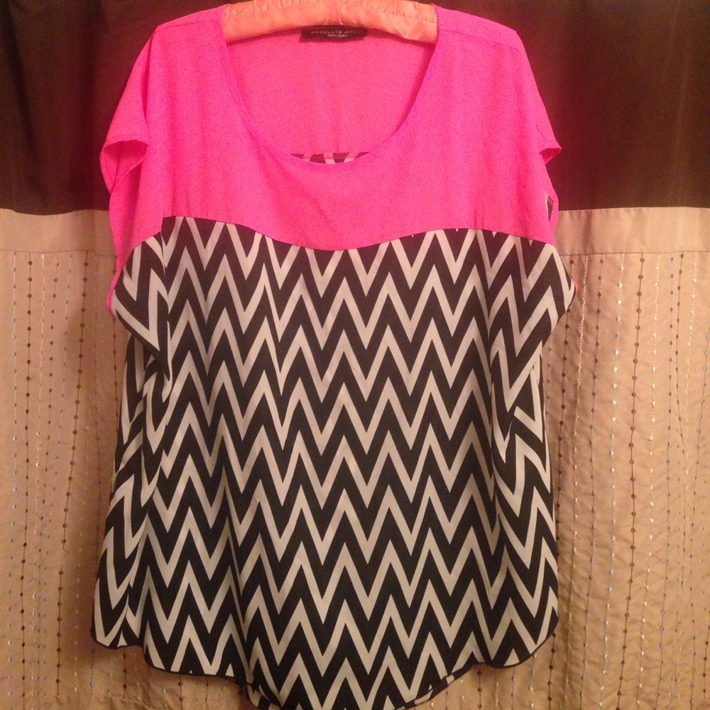 Dressy chiffon chevron pattern top