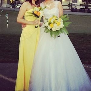 Gorgeous Prom/Bridal Dress Size (S/M)
